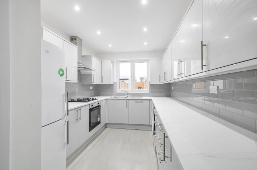 Property photo 3 of 23