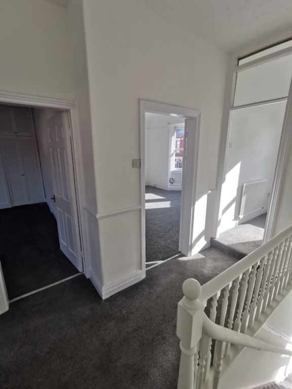 Property photo 3 of 5 82 Gordon 4