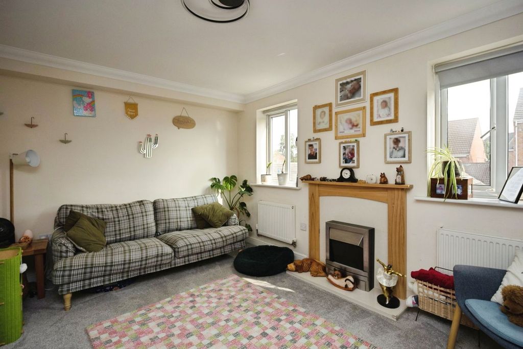Property photo 2 of 19