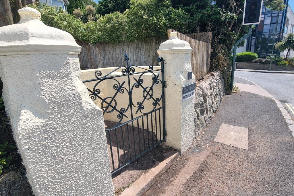 Property photo 3 of 24 Picture No. 52