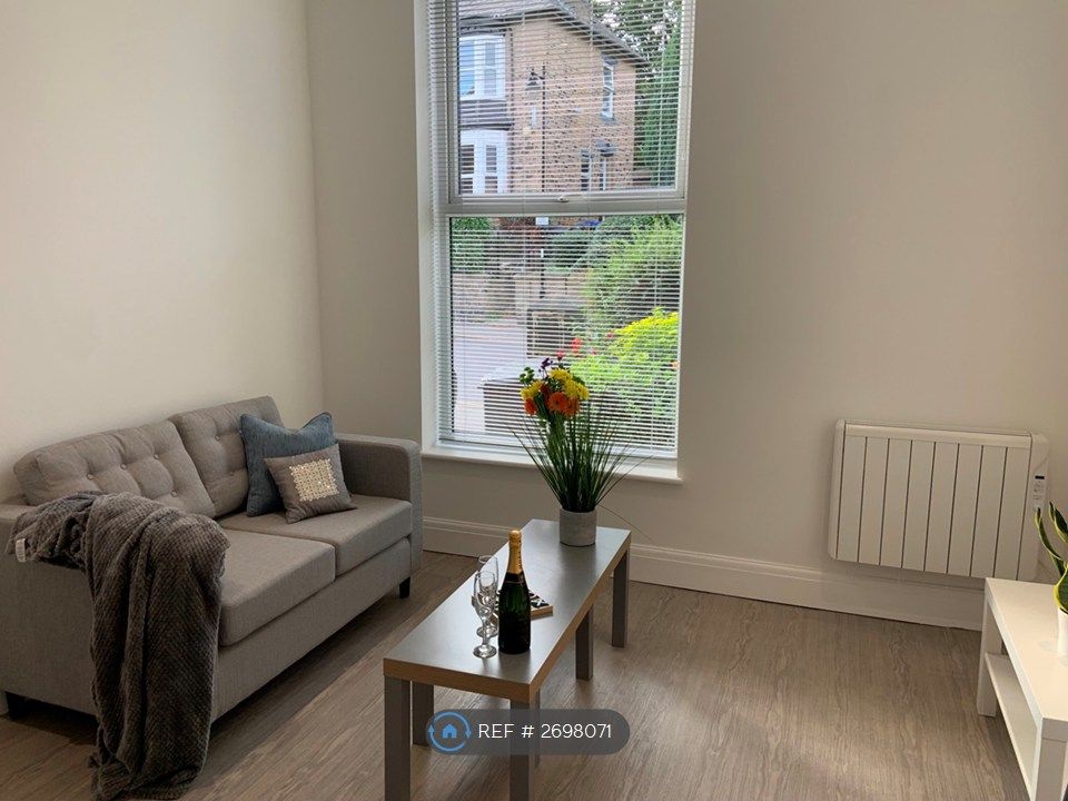 Property photo 2 of 11 Lounge