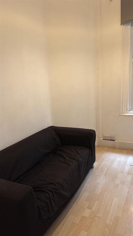 Property photo 3 of 9 Living Room.Jpg