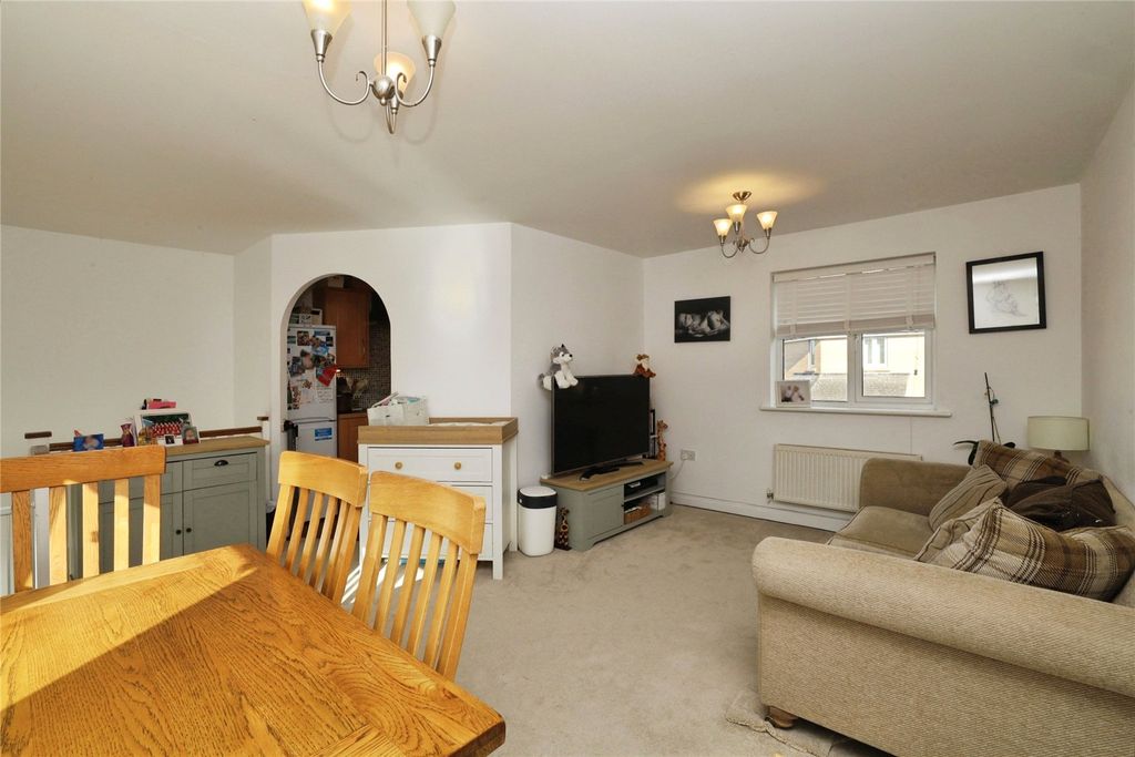 Property photo 2 of 14 Picture No. 21