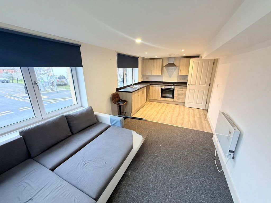 Property photo 3 of 11