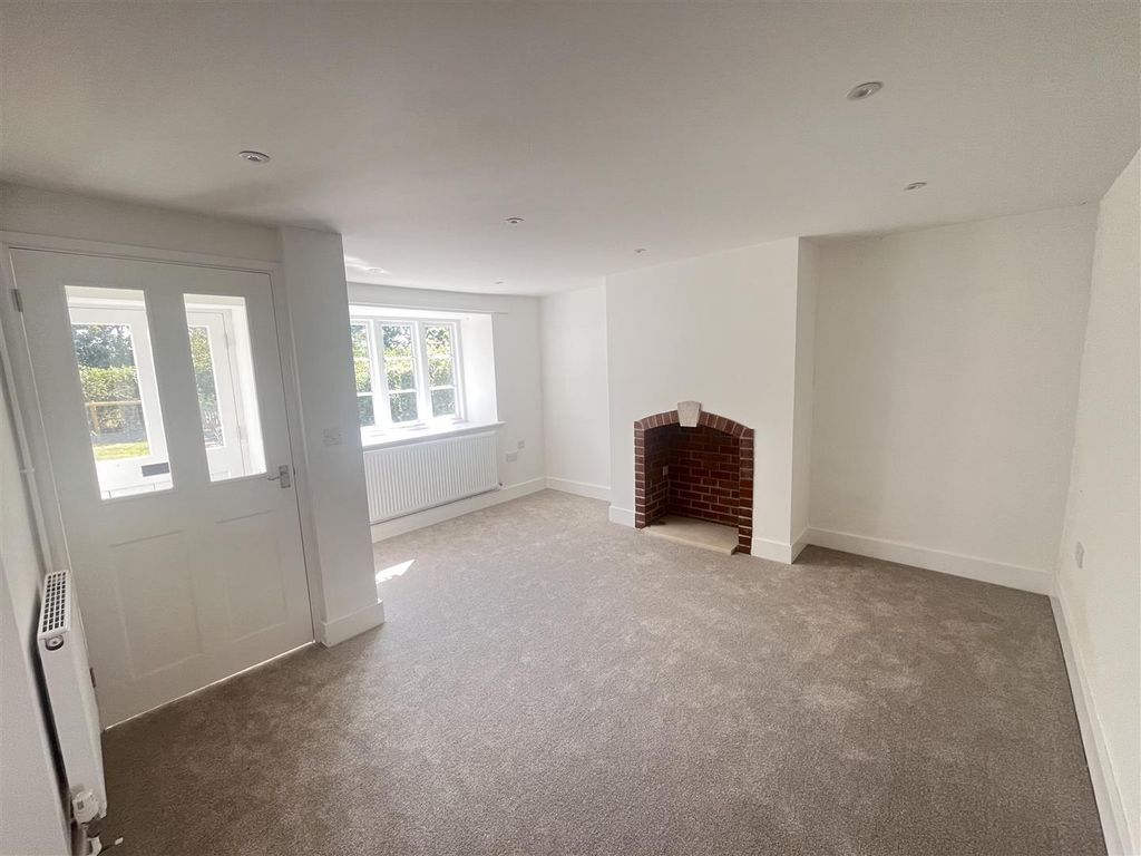 Property photo 2 of 12 Sitting Room