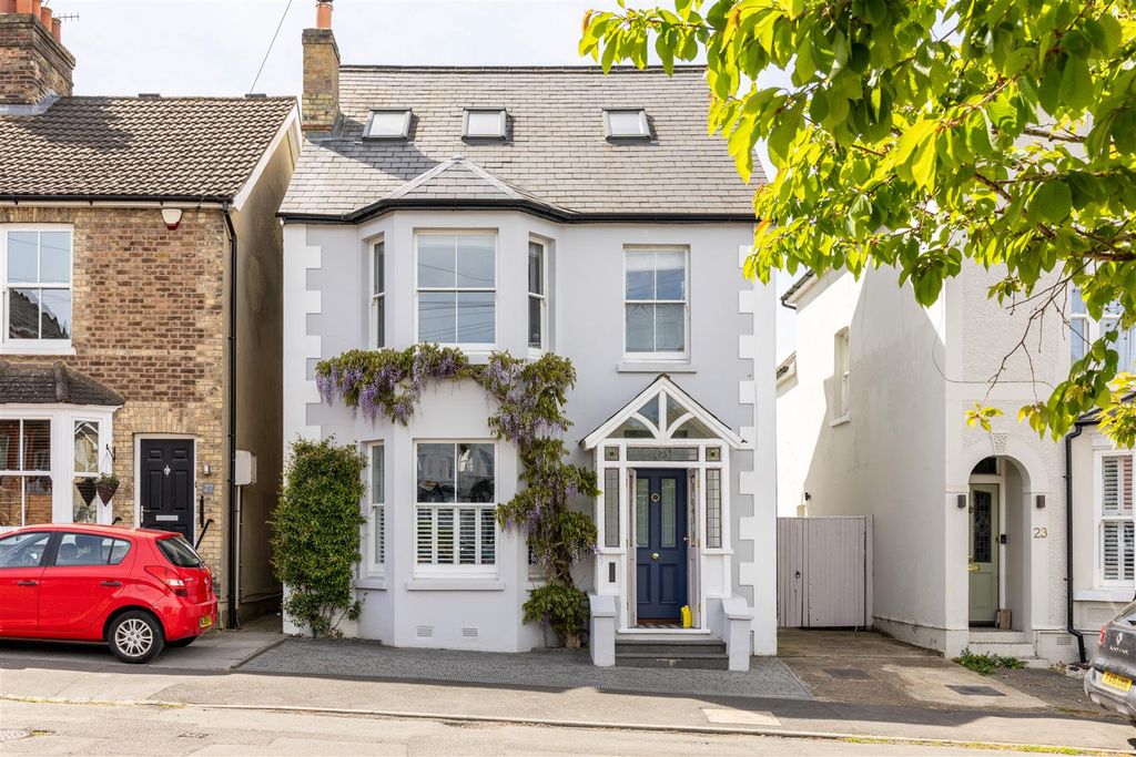 Property photo 1 of 33