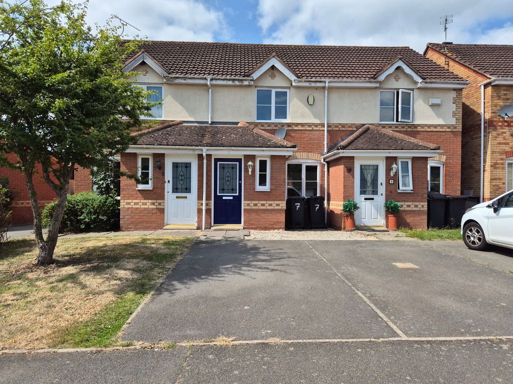 Property photo 1 of 10 7 Celandine Way Front