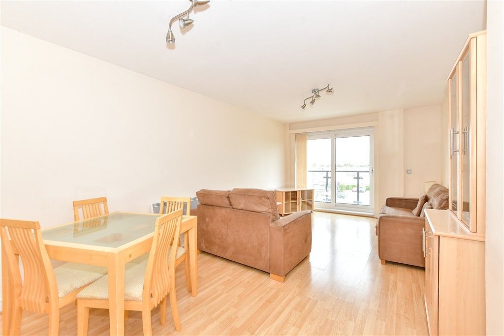 Property photo 3 of 9 Lounge/Diner