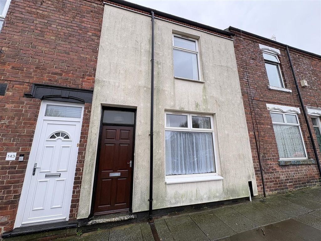 Property photo 2 of 9 Externally