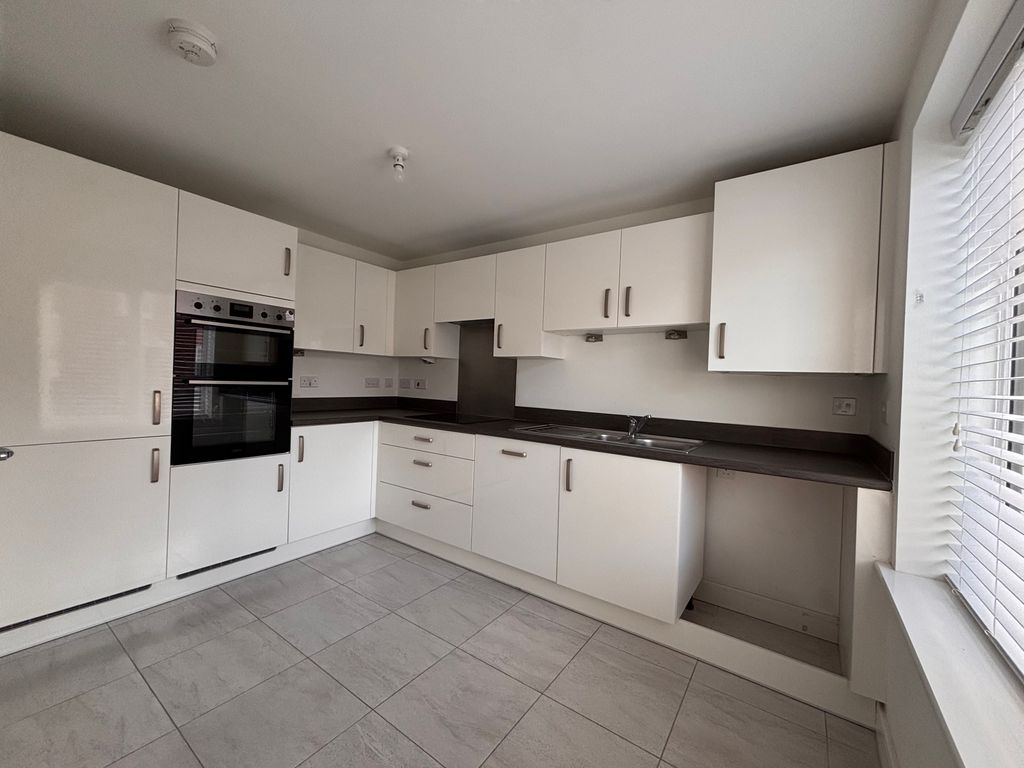 Property photo 1 of 13 Kitchen