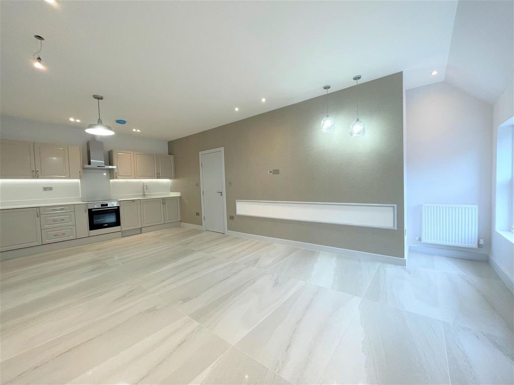 Property photo 1 of 12 Image