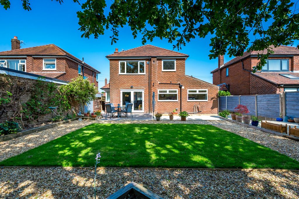 Property photo 2 of 18