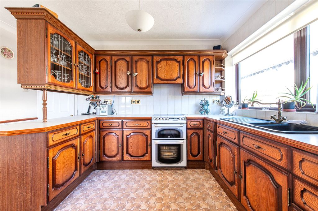 Property photo 3 of 36 Kitchen