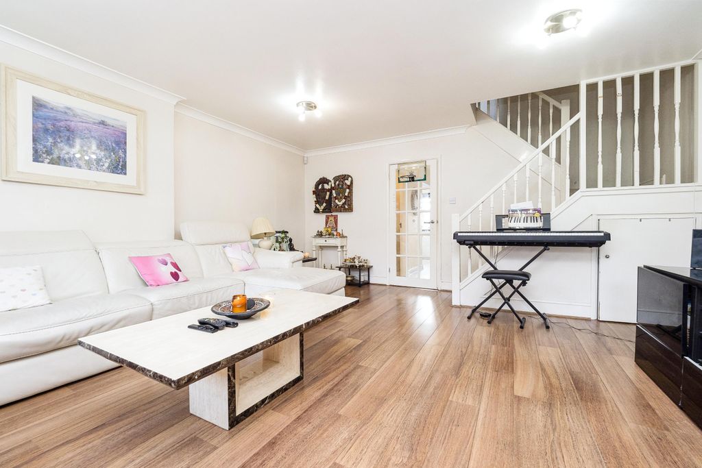 Property photo 2 of 11 2