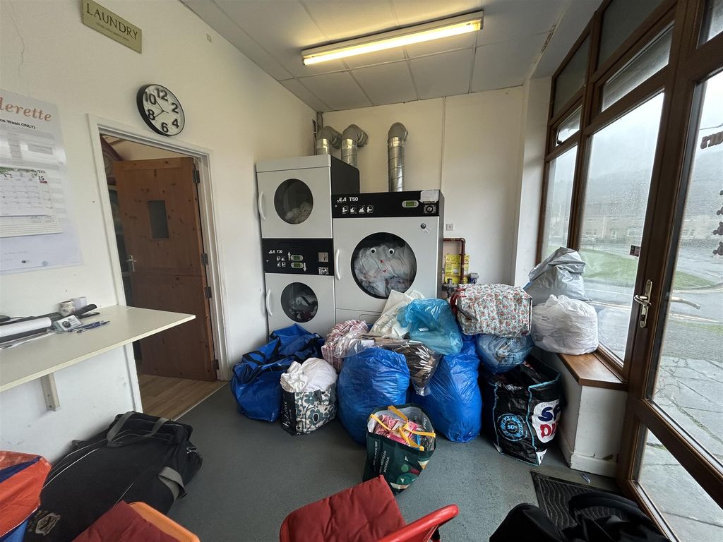 Property photo 1 of 6 Photo 0