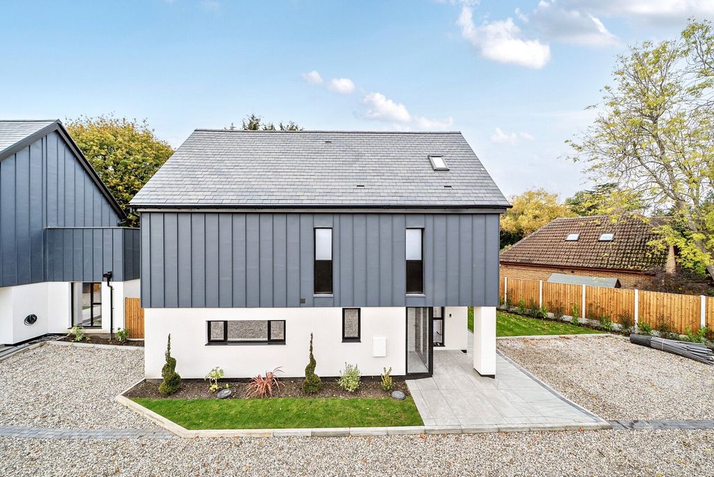 Property photo 1 of 20 Picture No. 34