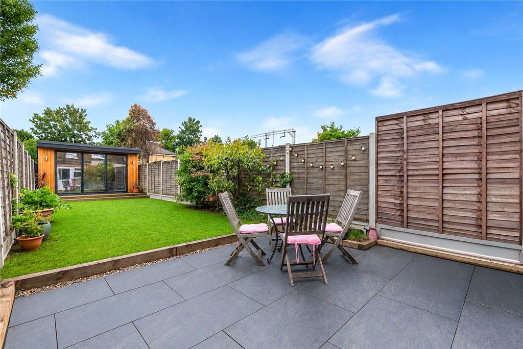 Property photo 2 of 15 Picture No. 28