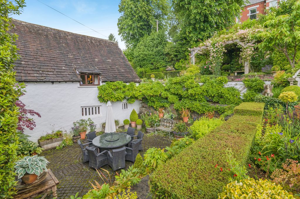 Property photo 2 of 38