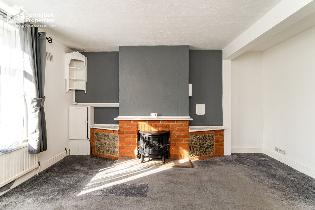 Property photo 3 of 17 Image 2