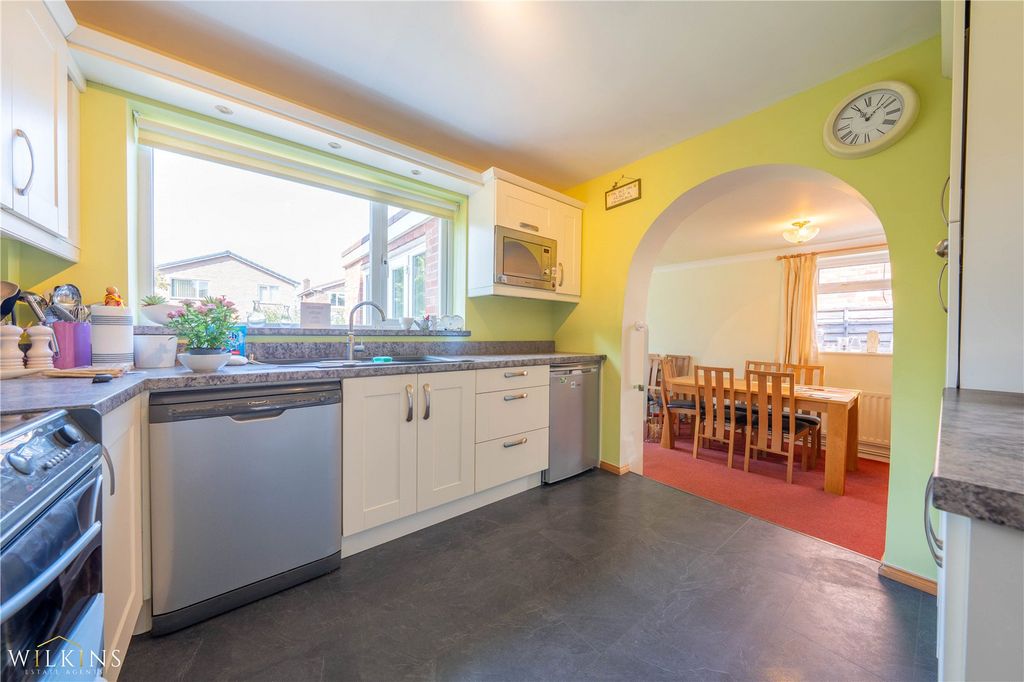 Property photo 2 of 35 Picture No. 10