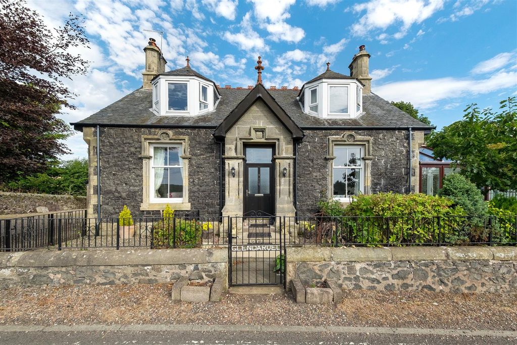 Property photo 1 of 43