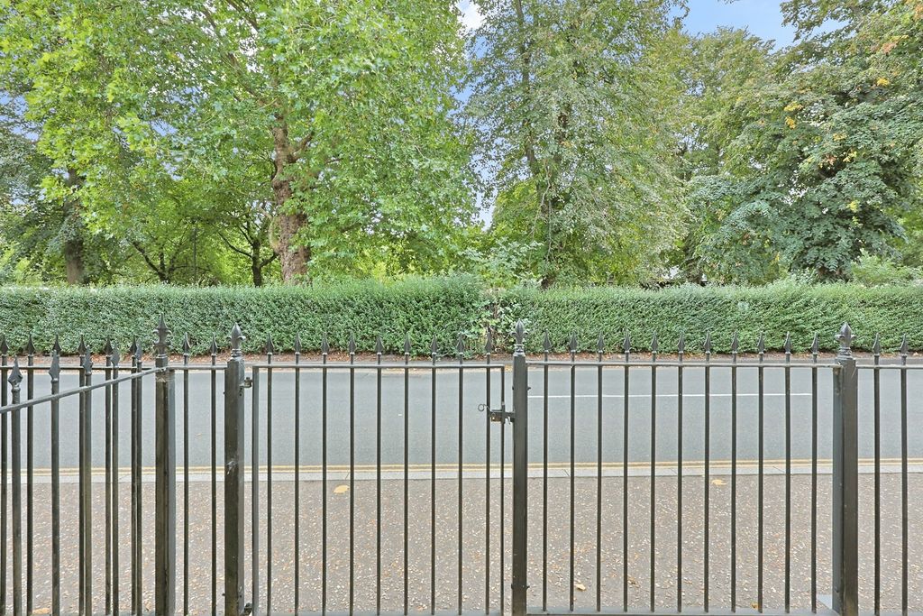 Property photo 2 of 12 Pbox-Img.Jpg