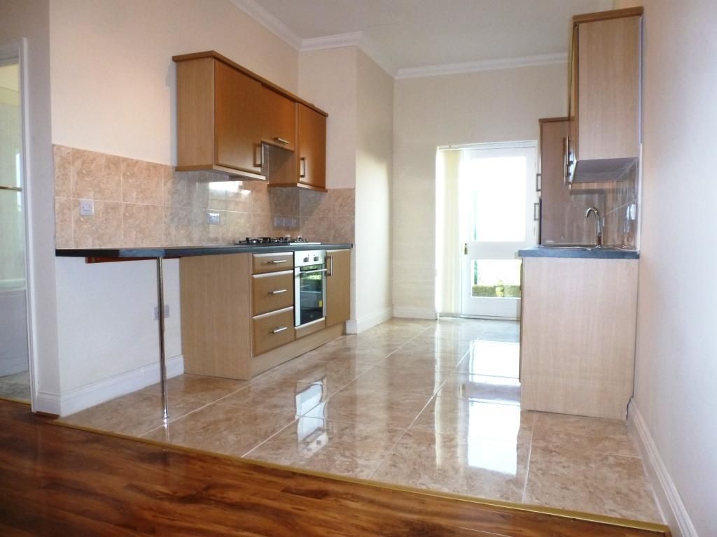 Property photo 1 of 11 Kitchen