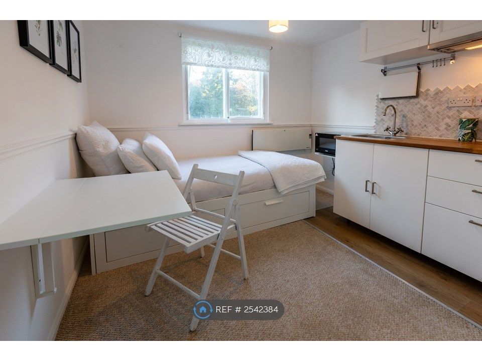 Property photo 3 of 9 Table/Desk Folds Away.