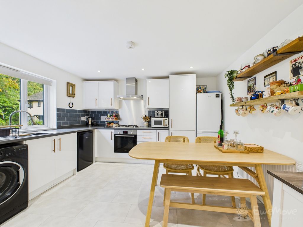 Property photo 2 of 12 Kitchen