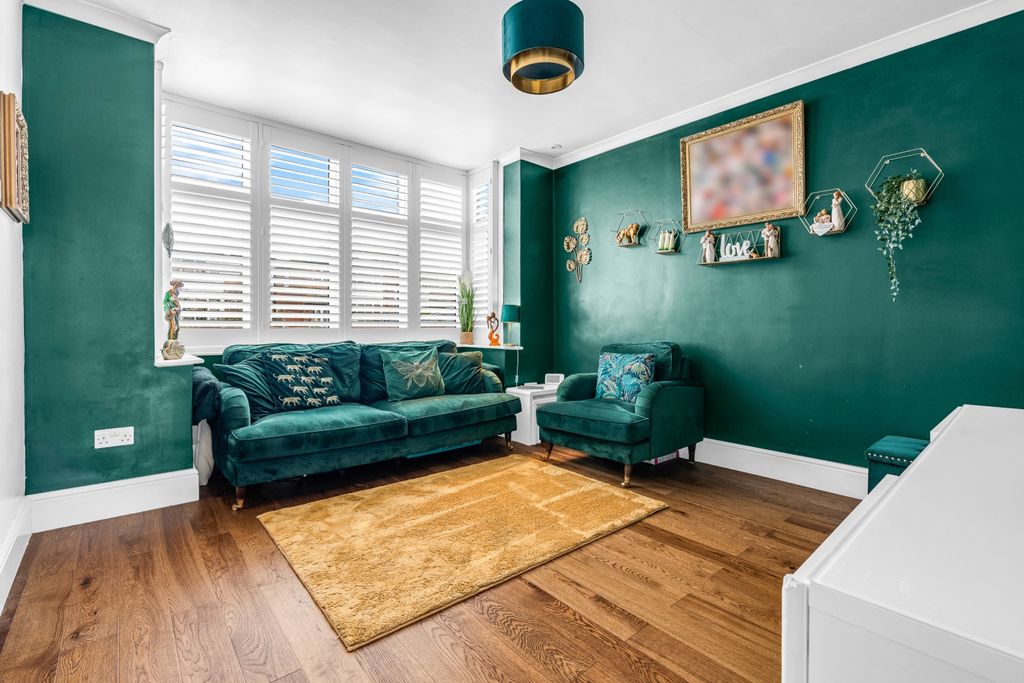 Property photo 3 of 20