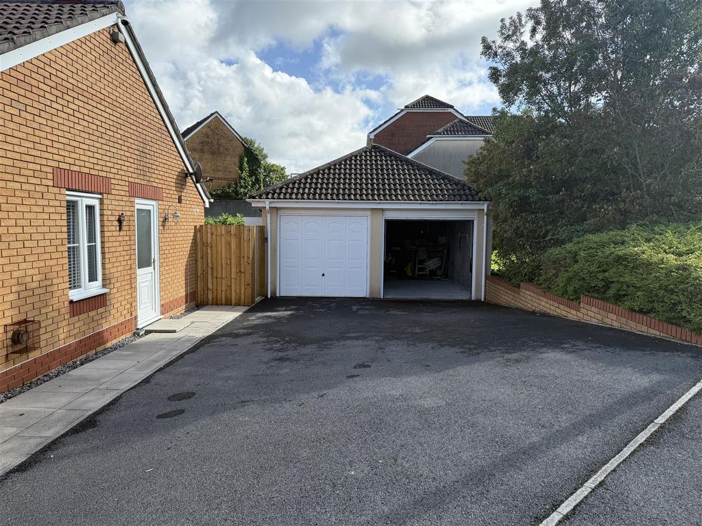 Property photo 3 of 33 Double Garage