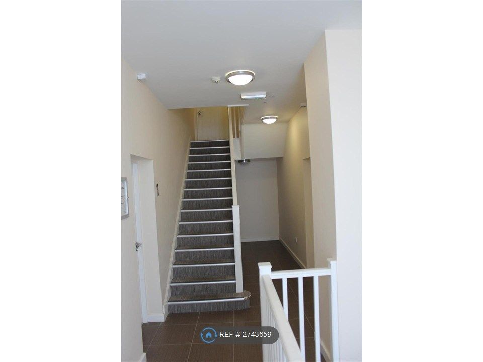 Property photo 2 of 10 Entrance