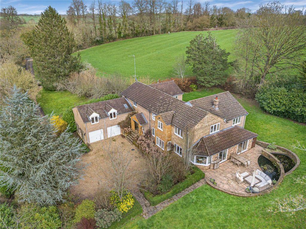 Property photo 1 of 14 House And Gardens