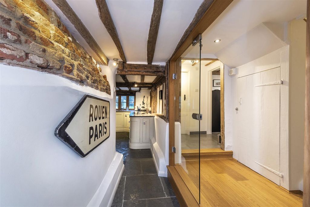 Property photo 3 of 40