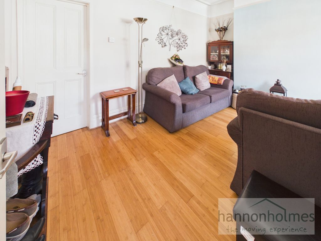Property photo 3 of 22 Cam05283G0-Pr0243-Still003