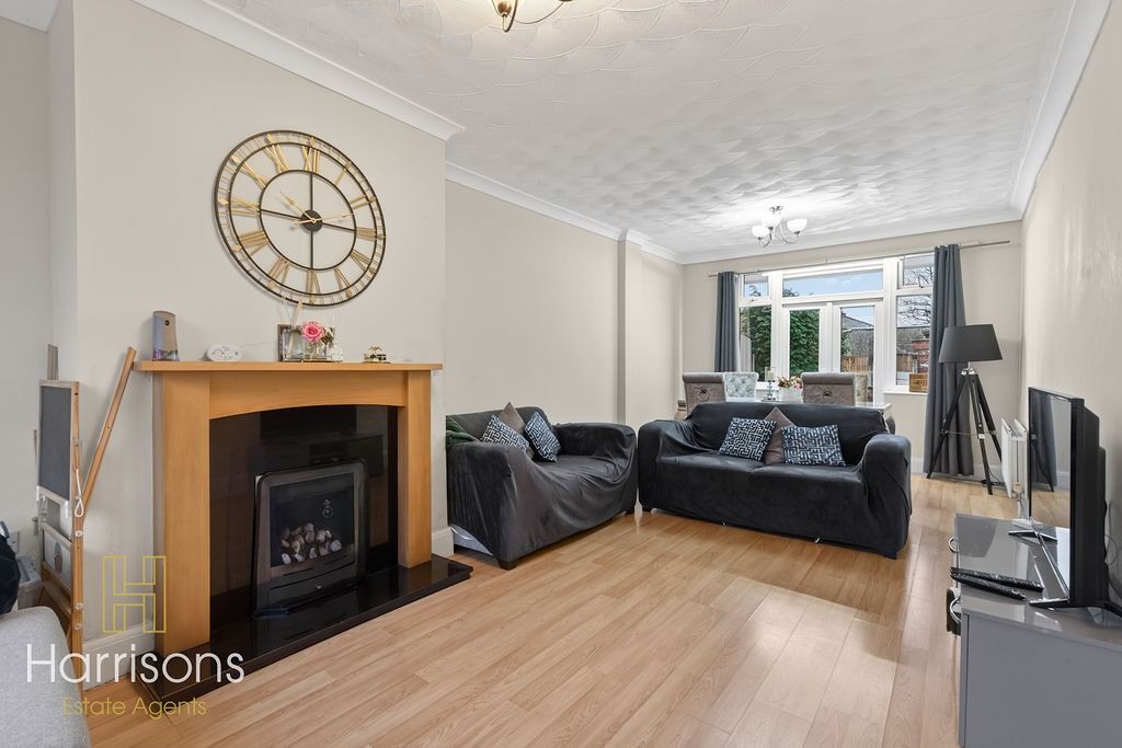 Property photo 2 of 20 4624151