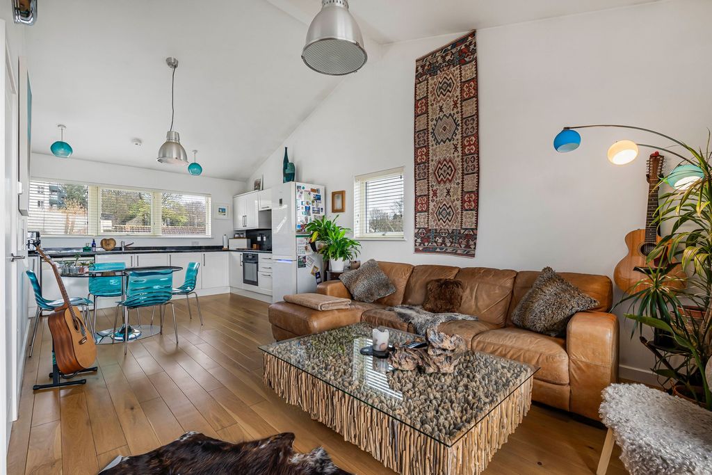 Property photo 2 of 24