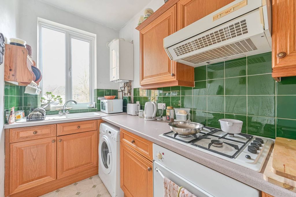 Property photo 3 of 11