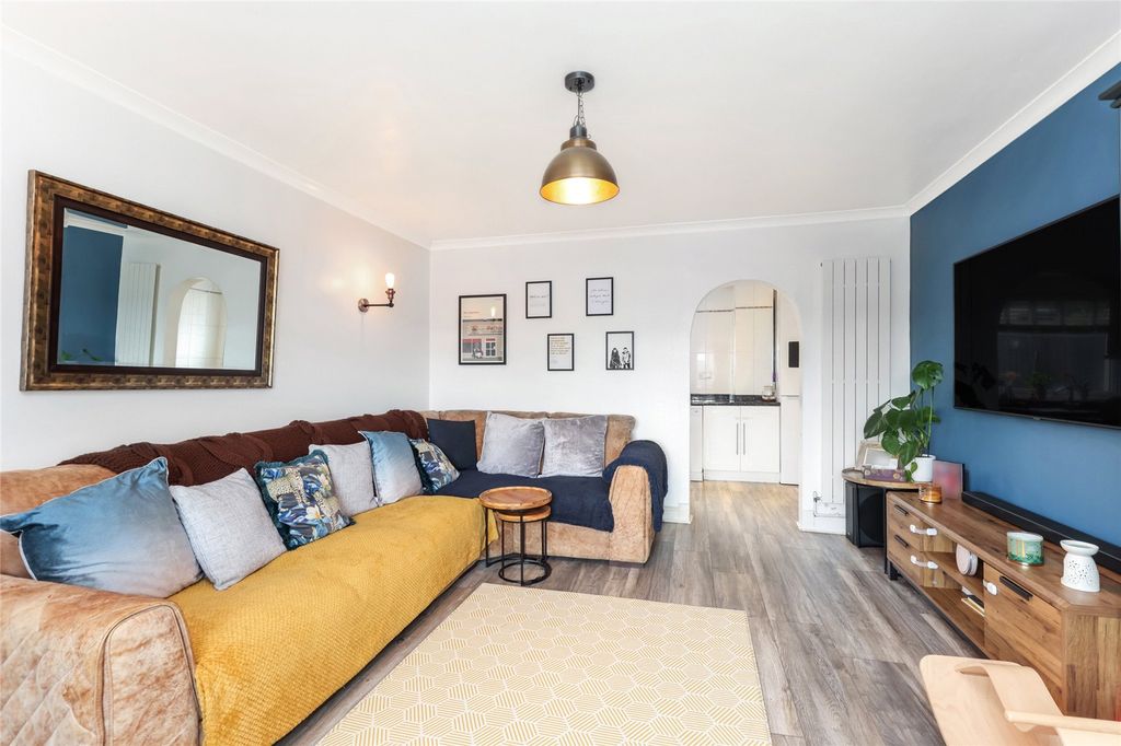 Property photo 3 of 13 3