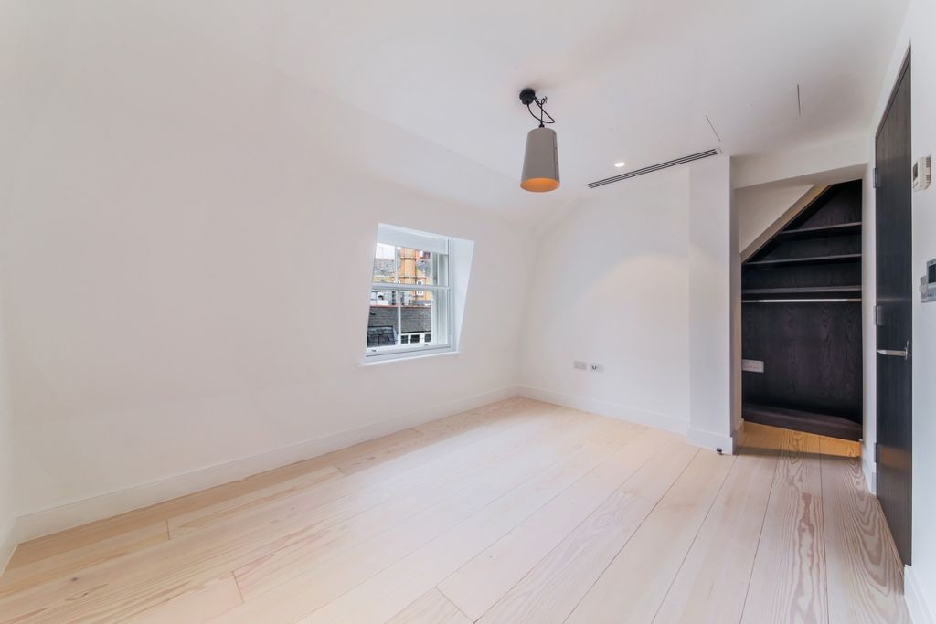 Property photo 3 of 17 976435