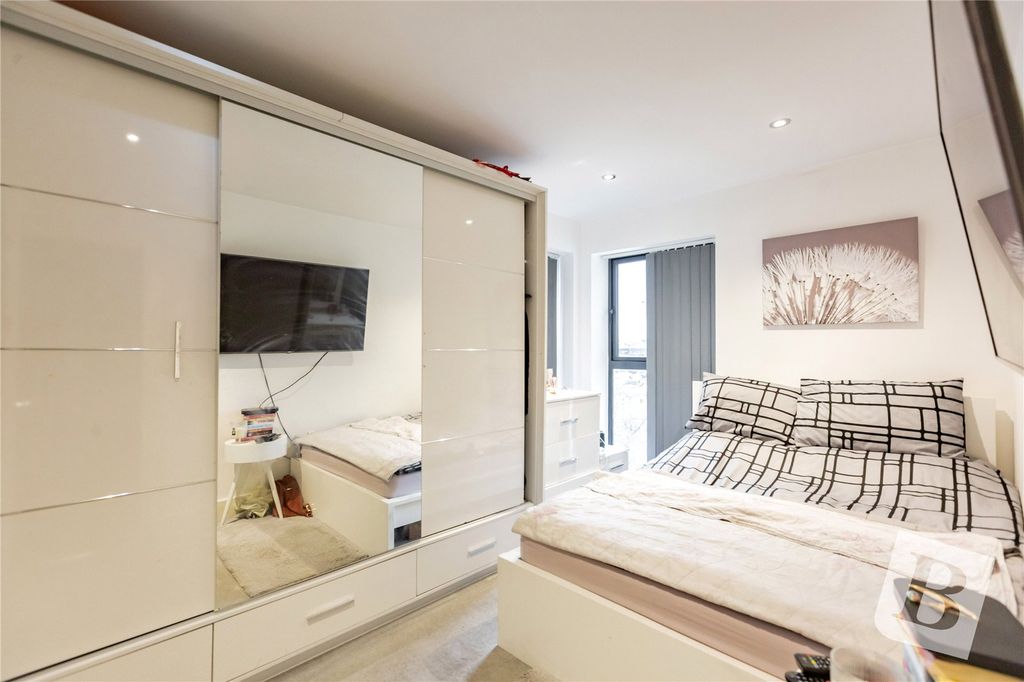 Property photo 3 of 11 Bedroom One