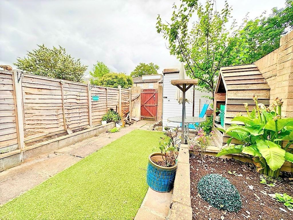 Property photo 2 of 12 2428824