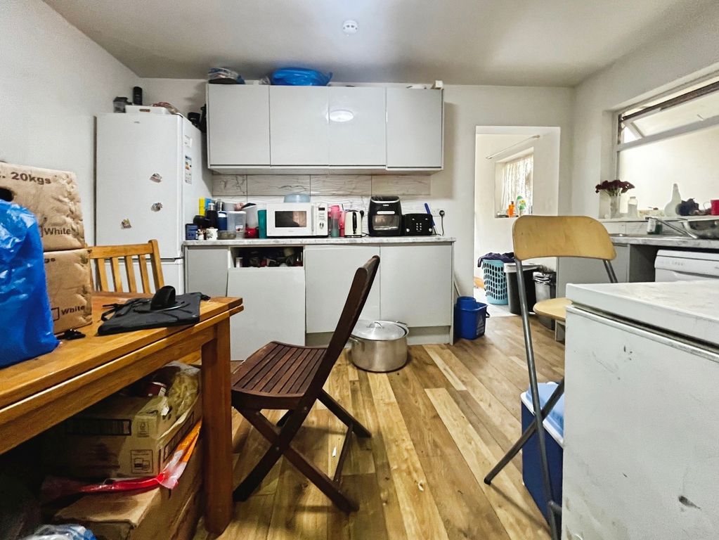 Property photo 3 of 7 Pbox-Img.Jpg