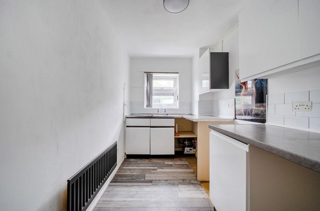Property photo 3 of 12 1465197-6-6A0Da16...