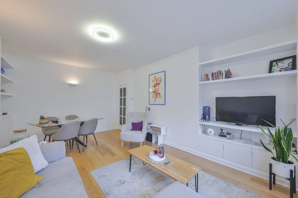 Property photo 2 of 9