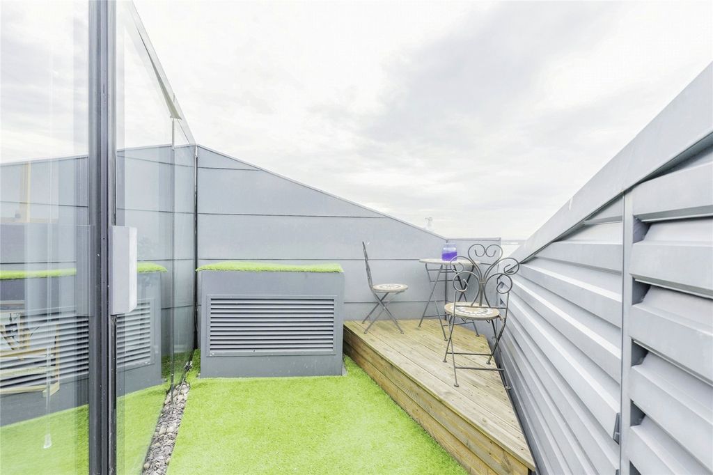 Property photo 3 of 15 Balcony