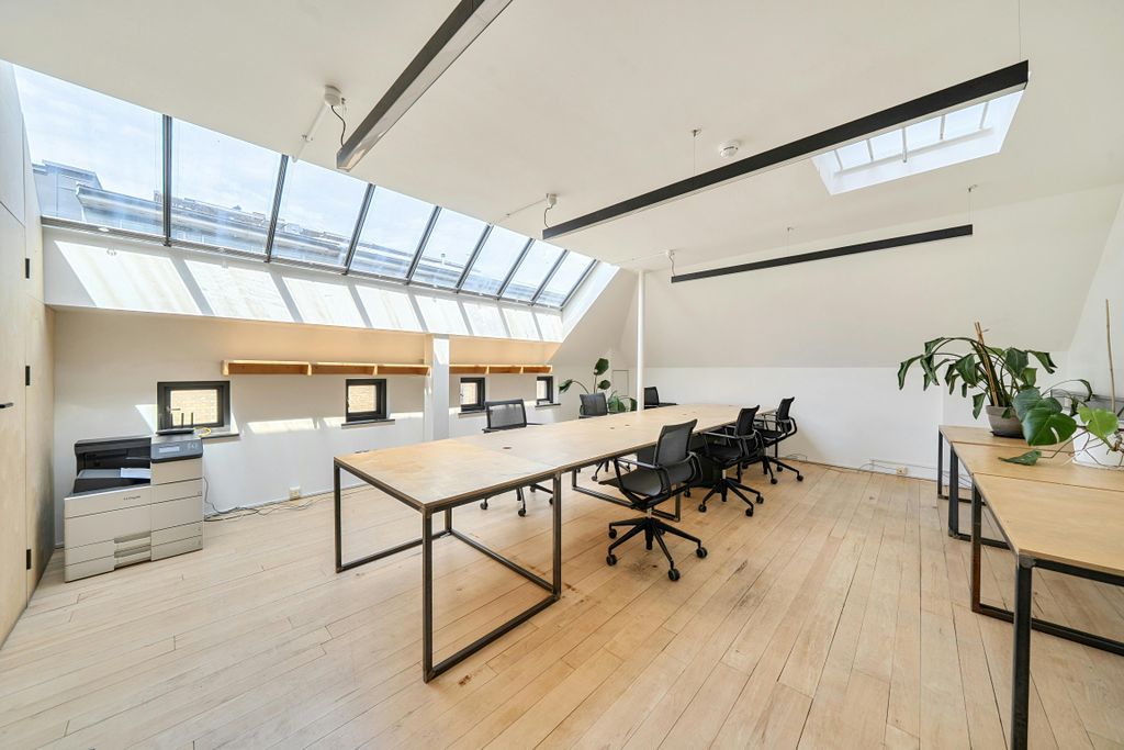 Property photo 1 of 18 1459931-18-6A0F0dc119A1B.Jpg