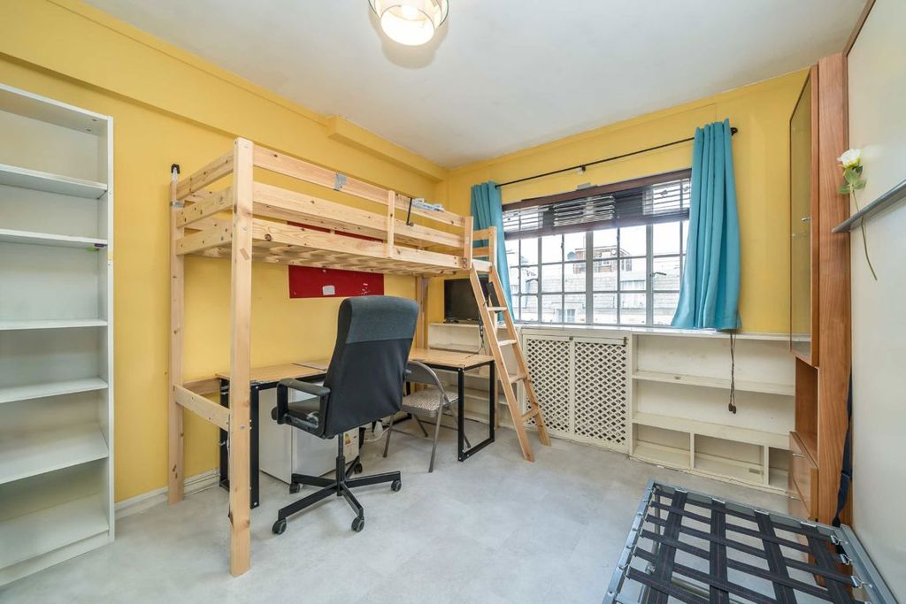 Property photo 3 of 5