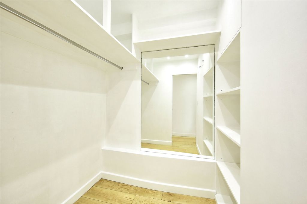 Property photo 3 of 8 Picture No. 05