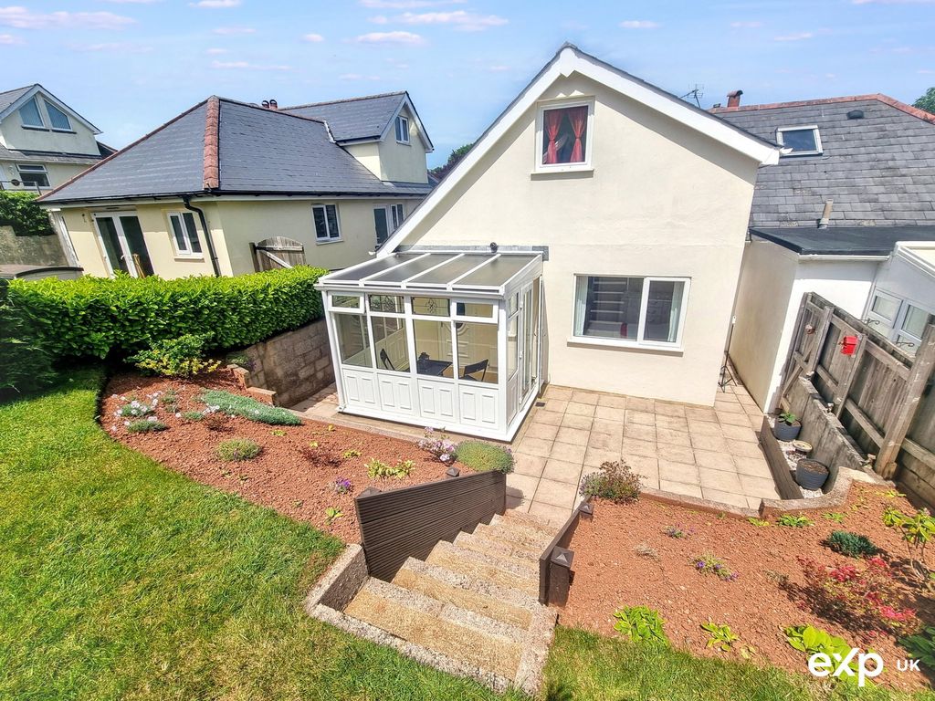 Property photo 2 of 31